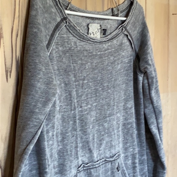 Used Volcom pullover Size S/P/10 - Picture 8 of 8